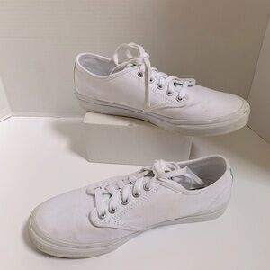 Vans women's 9 White w Holographic detail lace up sneakers